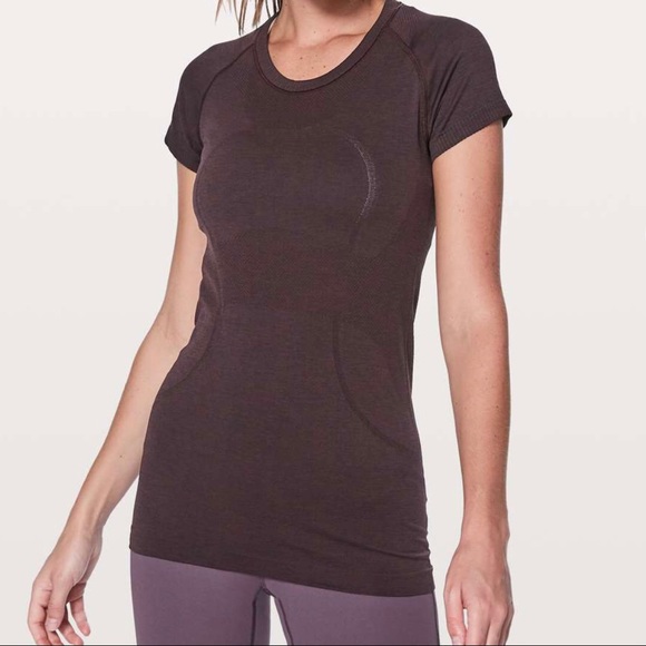 lululemon athletica Tops - Lululemon Swiftly Tech Short Sleeve Crew, Size 6